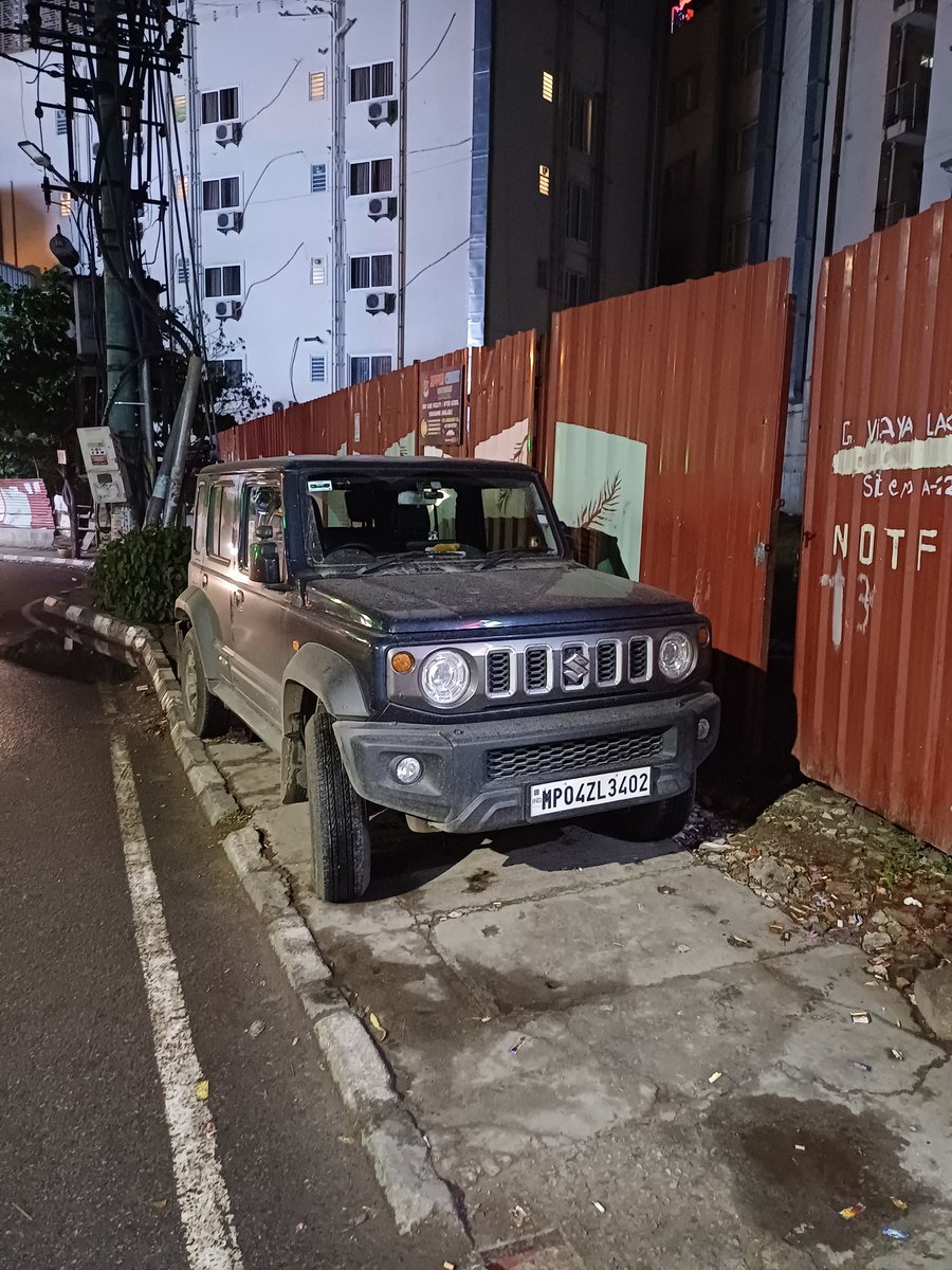 kiran7349's tweet photo. Fern city road doddanekundi Bangalore 
Parking on footpath and blocking the gate @blrcitytraffic @BlrCityPolice @btppubliceye https://t.co/C1dY2EDYED