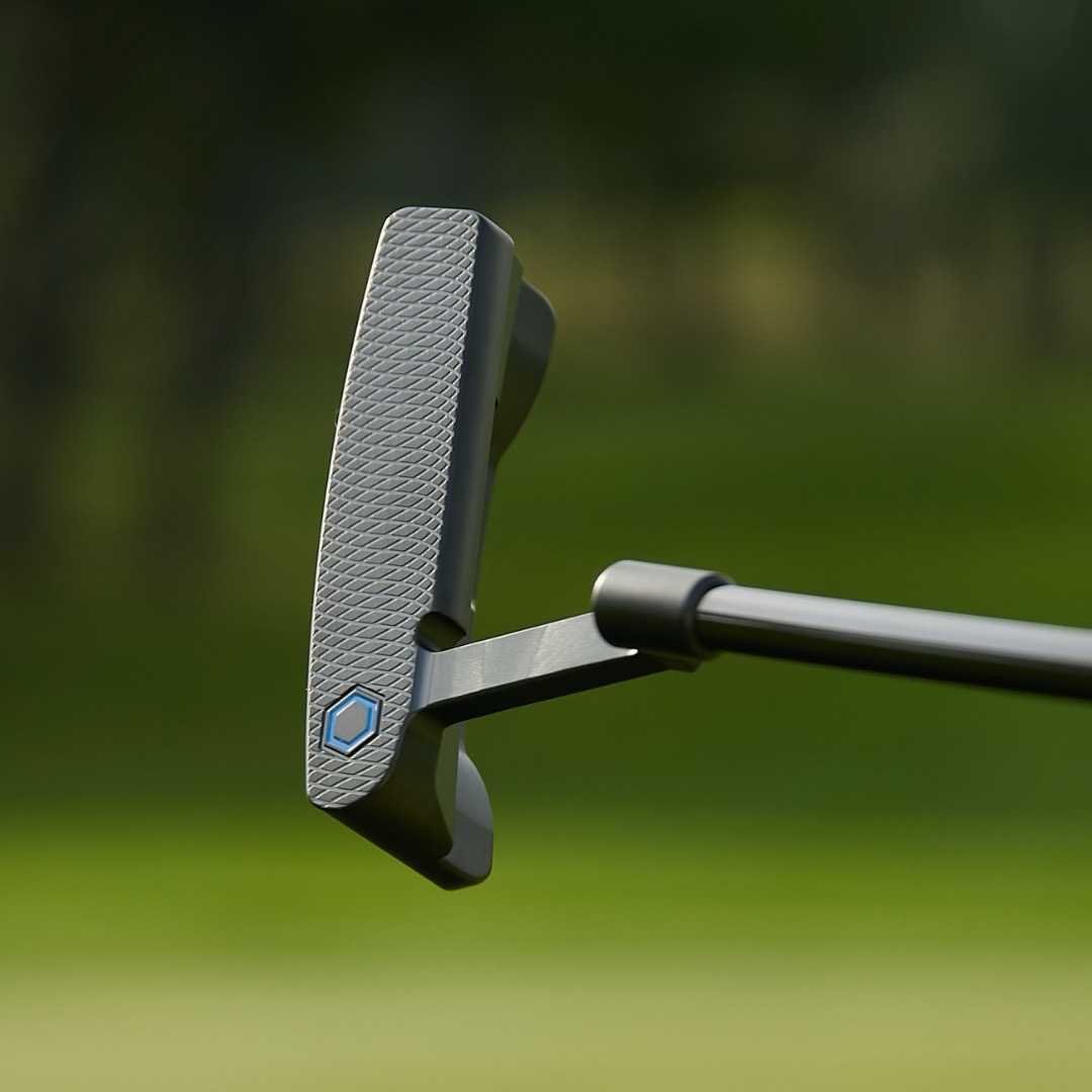 BettinardiGolf's tweet image. Crafted with insights straight from Tour players, the new BB series putters are all about optimizing your Center of Gravity—because who doesn’t want their putter to perform?

It’s the secret weapon your bag has been missing.

#Bettinardi #BBSeries #Putter #golf