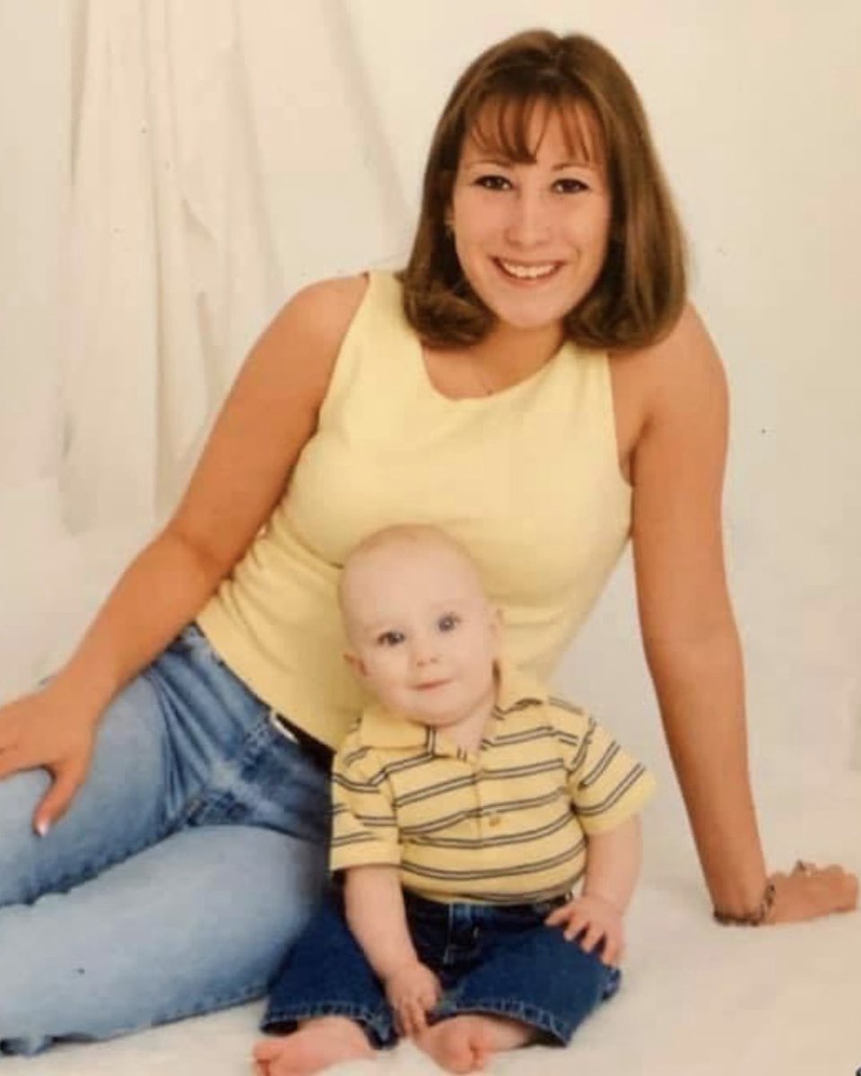 my9kel's tweet photo. Happy Birthday Momma❤️❤️❤️ @combativelisa https://t.co/Icr3S6EMNg