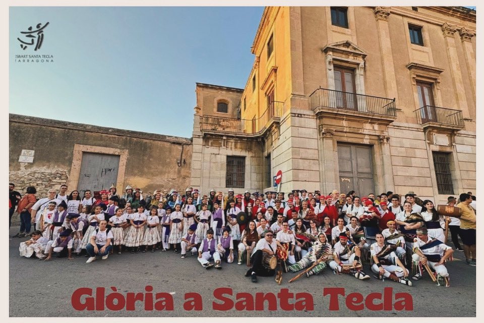 Una #SantaTecla més celebrant-la junts pels carrers de #Tarragona 

#glòriaaSantaTecla #somestecla #esbart  #santatecla24
