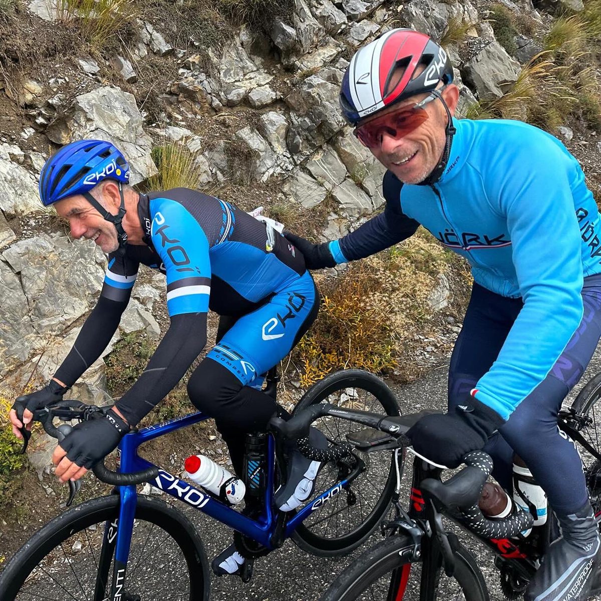 udspvar's tweet photo. #defivelo2024 | Aujourdui 3eme étape de 123 km entre St FIRMIN et Villard Bonnot(38). Une journée sur les routes du tour et dans des conditions météo pas faciles pour nos cyclistes en route pour @cnspf2024. Aller courage à eux https://t.co/bGsb2ElgSn
