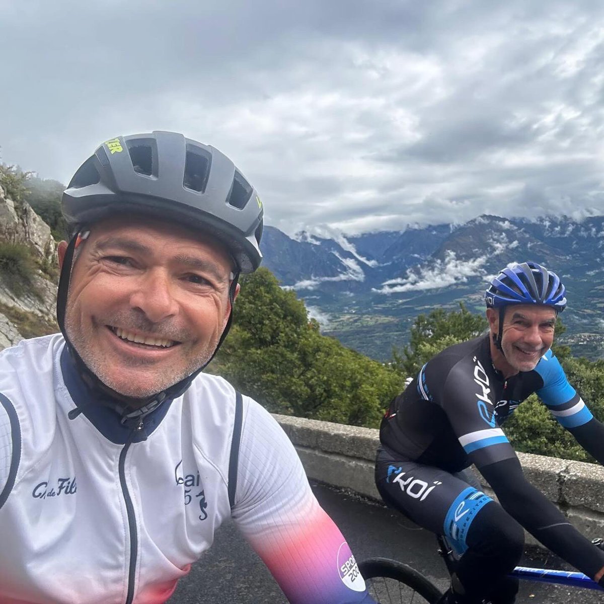 udspvar's tweet photo. #defivelo2024 | Aujourdui 3eme étape de 123 km entre St FIRMIN et Villard Bonnot(38). Une journée sur les routes du tour et dans des conditions météo pas faciles pour nos cyclistes en route pour @cnspf2024. Aller courage à eux https://t.co/bGsb2ElgSn