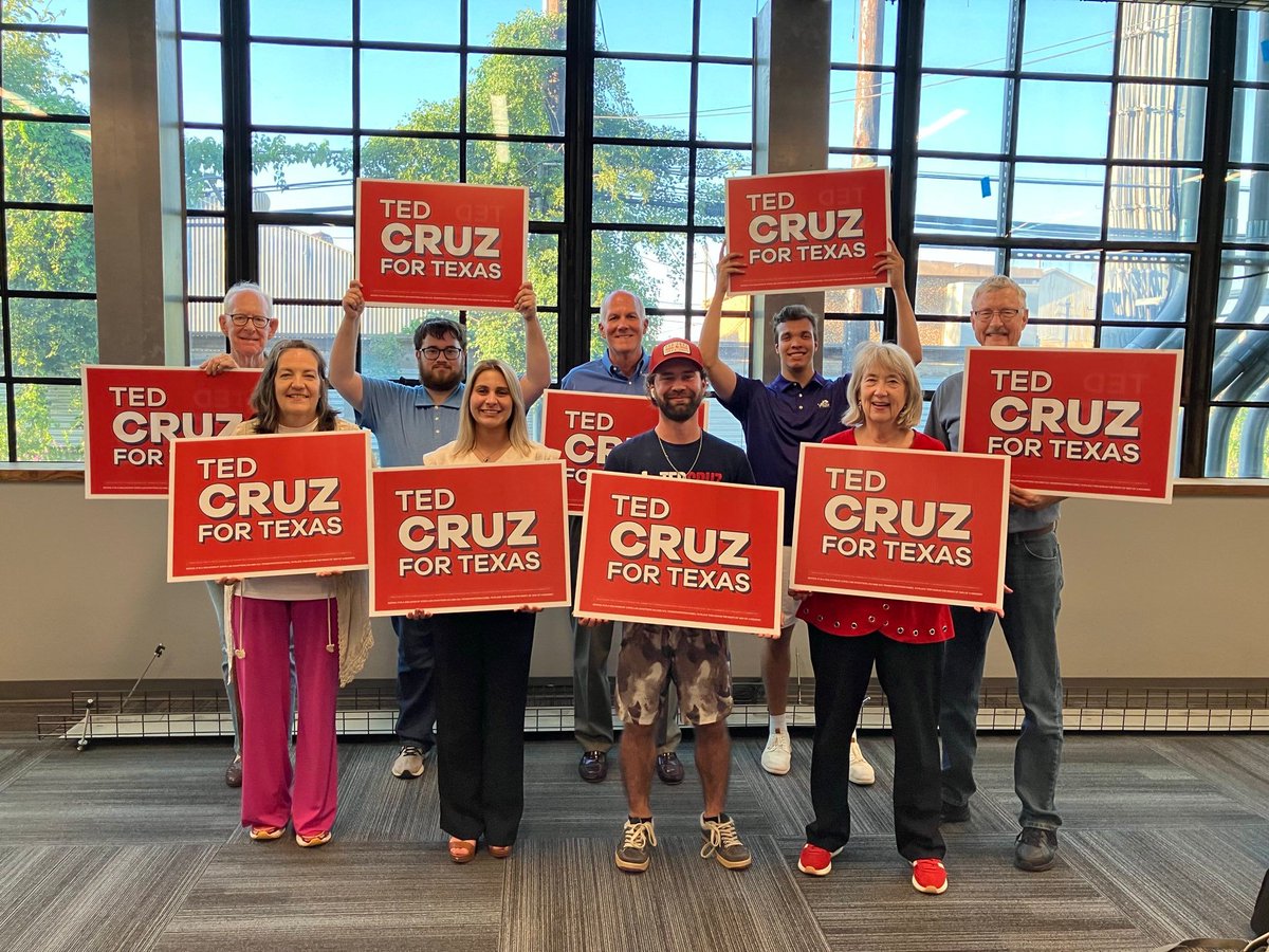 TeamTedCruz's tweet image. Thank you to all of our incredible volunteers across Texas! Your hard work and dedication are what will Keep Texas, Texas.

Whether it’s block walking or phone banking, we need your help as we approach Election Day. Join the #CruzCrew today by visiting TedCruz.org
