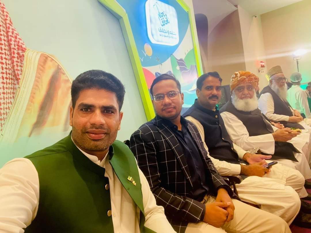 گولڈ میڈلسٹ ارشد ندیم کی سیلفی😍🫡