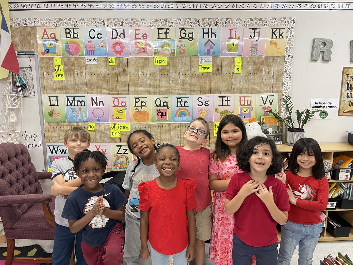 msrachelours's tweet photo. 🤍You Matter Week🤍
We are a community and in this together. Wear your school spirit. The Nest of Wisdom showing up today. ❤️ https://t.co/IibE5gHKRg