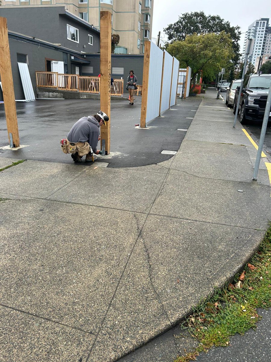 People of Princess Ave tweet media