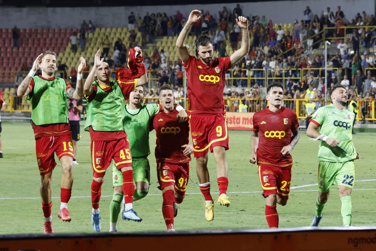 Tutto esaurito a Salerno, ora tocca ai calciatori dlvr.it/TDbG6S
