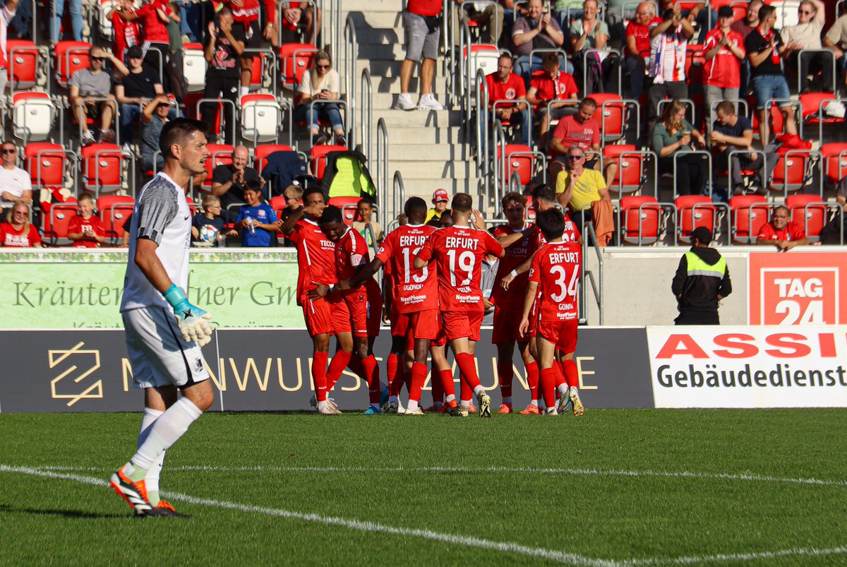 Bilder aus Erfurt

👋

höllenreiter.com/2024/09/23/fc-…