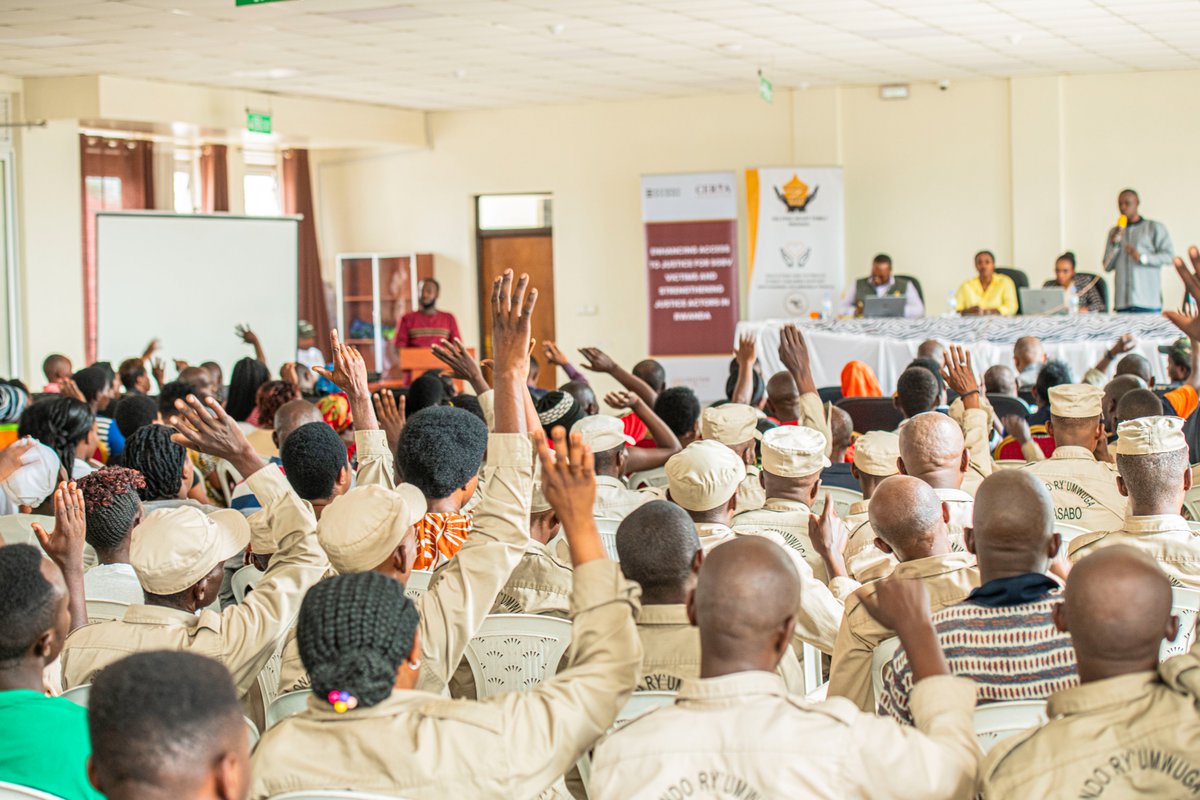 HelpingHeartFam's tweet photo. The campaign advocates focused on fighting against GBV and child rights abuse, understanding reporting mechanisms, and the importance of protecting evidence. Together, we can make a change! @certafoundation @HelpingHeartFam
#Givebackrwanda #Youthempoweringyouth #endgbv https://t.co/atfsN9V7rt