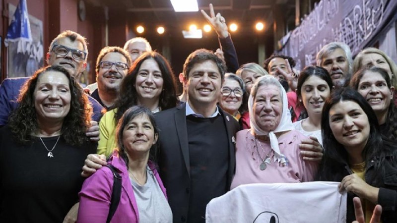 RevTrinchera's tweet photo. ✌️ #Kicillof dio una clase pública en la Casa de las #Madres en defensa de su #universidad
🔗 https://t.co/n6R4aO2Ra8
#UNMa #MadresdePlazadeMayo https://t.co/FTfAHHBU3x