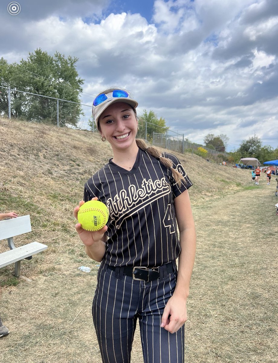 Steel City Athletics 17U Hilligsberg kicks off their 2024-2025 season by going 4-0-1 at the Waynesburg Fall Showcase.  Sydney Savatt (Rider Commit) hits her first homer of the season!
💪🏾🥎💪🏾🥎💪🏾🥎