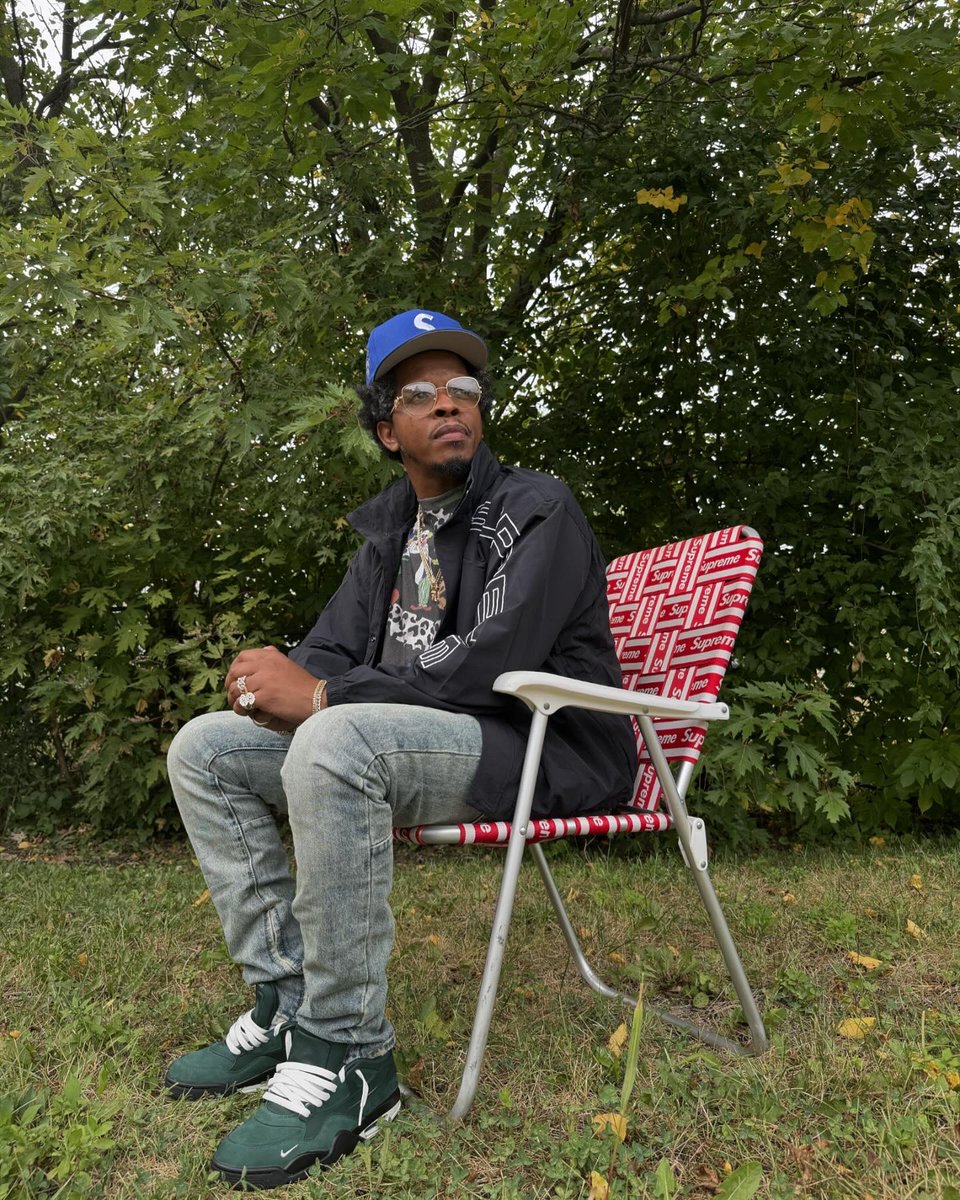 The King of Living. tweet media