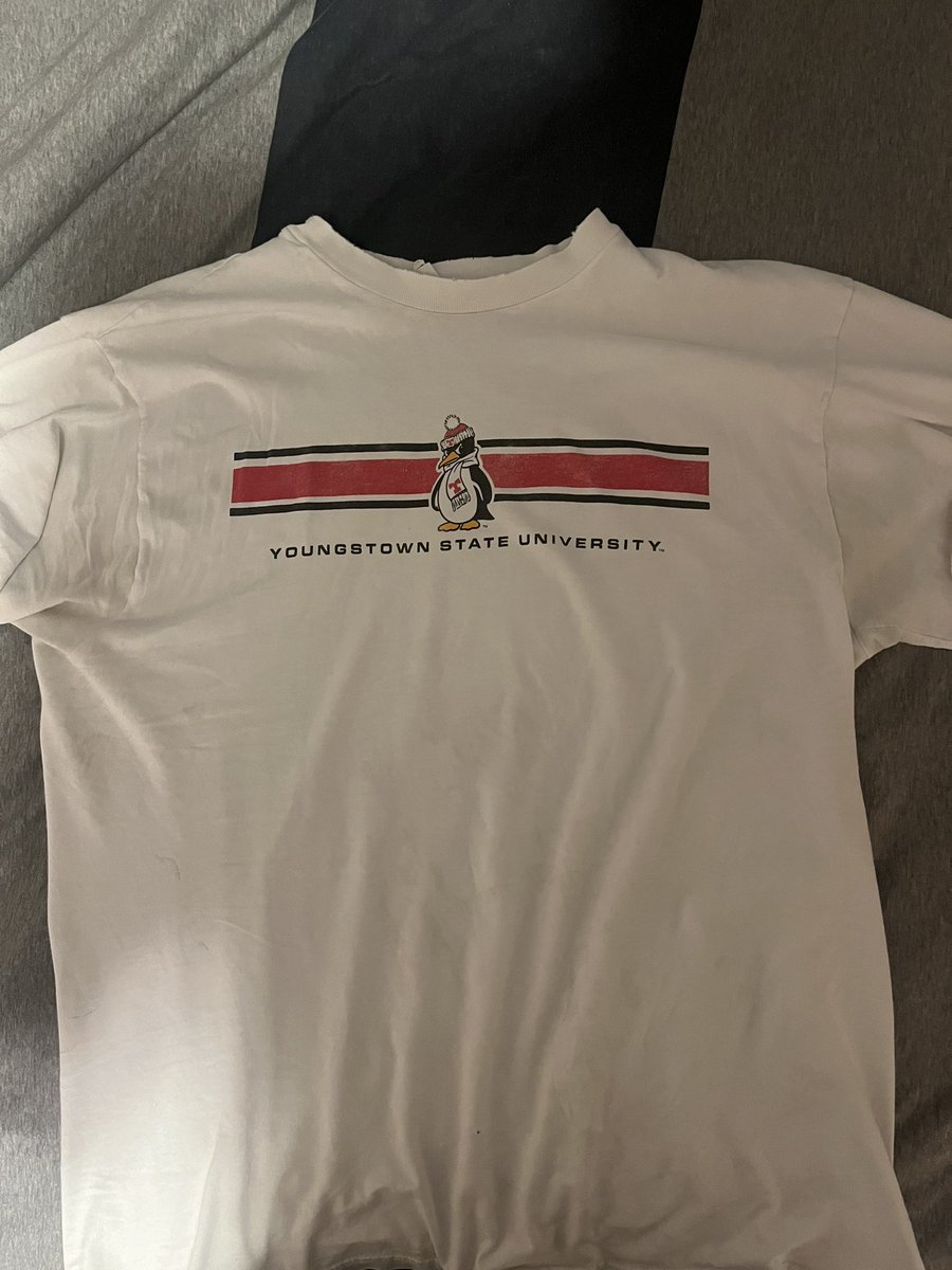 GartrellJacobs's tweet photo. Happy mid major shirt Monday! Today I’m reppin the penguins of Youngstown State!!! Reply with #MidMajorMonday to show off what mid major school your reppin today! #GoGuins @mid_madness https://t.co/9qnsJwjahG