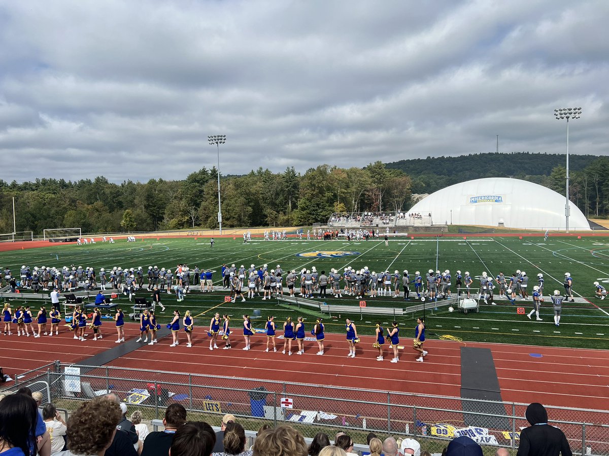 KramerNick21's tweet photo. I want to Thank  @Coach_Cottle and @coachmslaughter for inviting me on this past Saturday game day visit. I got to see RJ Toco @rjt__ ( kellenberg class of 2021) play an Awesome game on defense. In on what felt like every tackle. I would like to thank Mitch as well for the hospitality! 

#preseason #dedicated #Outsidelinebacker #fullback #versatileplayer #impact 
@TopPreps @SunilSportsNews @One11Recruiting @athdynastychris @ExpoRecruits
@gobigrecruiting @thecoachstrayer
@ContactsCollege @jerryflora1
@QrRecruiter @LukeBednarczyk 
@eliteprospects @gobigrecruiting @NewsdayHSsports @ChaseSteinGCC @22CoachMoe @YAthletesF @jared_valluzzi @Gregg_Sarra @PrepRedzoneNY @NewsdayHSsports @LIBLITZ @LI_NYCHSFB  @Rocco_DiMeco @Liam_FMurphy_ @CoachMeisse
@wolves_coachab @KMHSfootball
@CoachBroschardt @coachseumalo
@ACWEB33 @CoachDGallagher
@MCtheHC @CoachCam40 @jerryflora1
@BrendanScoutsNJ @coachroyliu @coachsterling64 @Gregg_Sarra @CoachMeisse @CoachRoyLIU