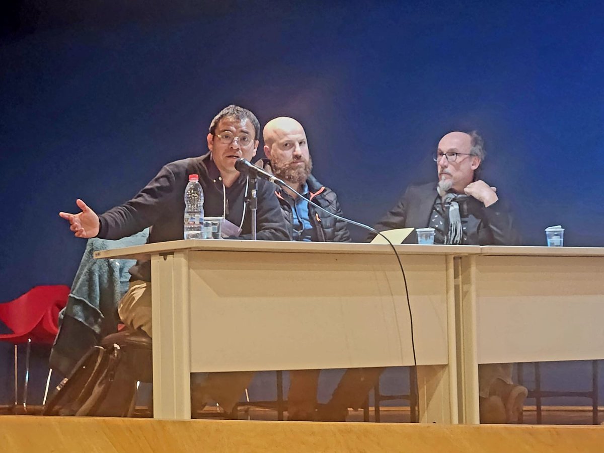 Presentación de mi ponencia: "Decolonialidad de la Inteligencia Artificial" en el congreso de Inteligencia Artificial de NosOtros, en Curitiba, Brasil. 18/sep/ 2024