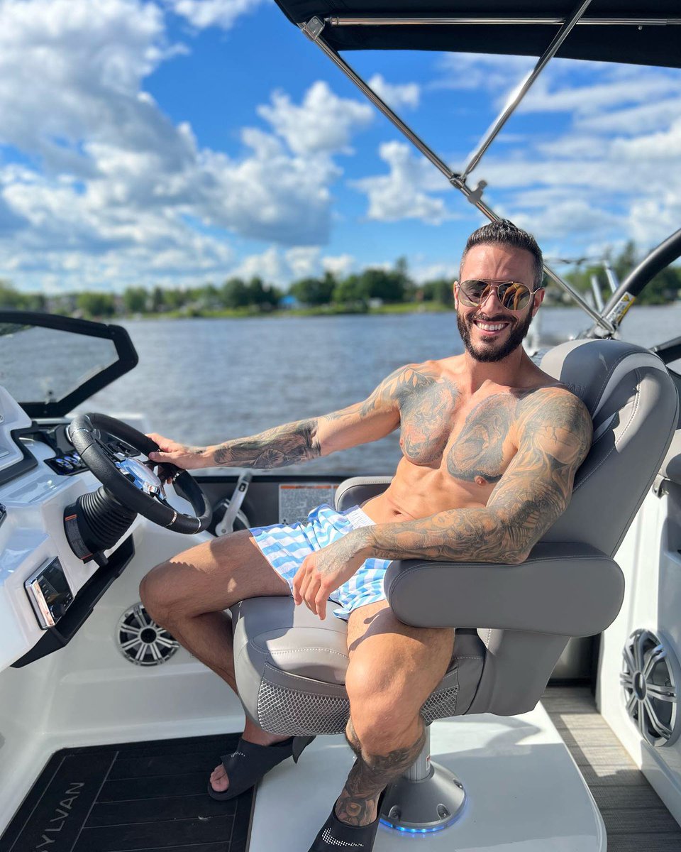 PureAtkins's tweet image. Boat life 😎