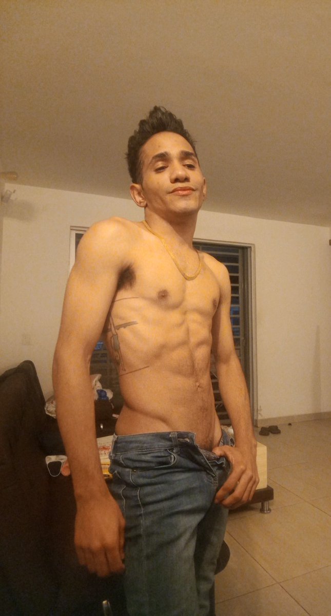 Versatile+active boy, I'll give you cock whenever you want 🍆🍆🍆