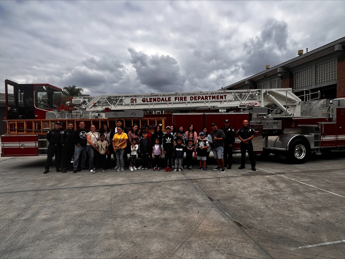 GlendaleFireCA's tweet photo. What a great way to start the day! A group of students & parents visited Verdugo Fire Communications & Fire Station 21. Aside from learning how emergency calls are handled then assigned to firefighters or ambulance, Cooper got some snuggles & love.
#mygfd #myglendale https://t.co/srvlzVxgbX