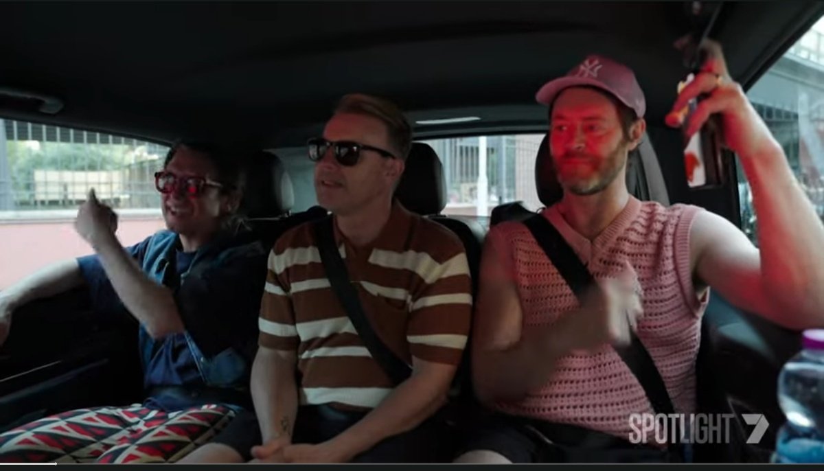 TakeThatFanBase's tweet photo. @GaryBarlow @OfficialMarkO @takethat 'Take That Unfiltered | Exclusive new interview' #HowardDonald @GaryBarlow
https://t.co/ajj9Kz8mMk
(YT: '7 News Spotlight') https://t.co/6WMJDAhc3L