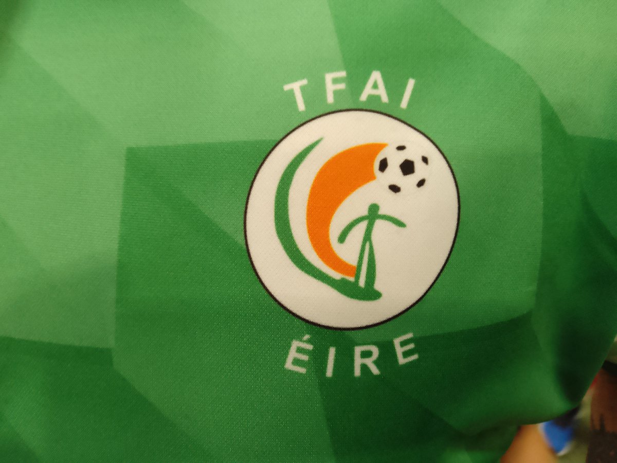IsaacStatue's tweet photo. Newell's en el mundo ♥️🖤 Andy Fitzpatrick, from the Irish team, at the Table Football World Cup @FISTFWC2024 in Tunbridge Wells, Kent, the birthplace of Subbuteo #TableFootball #Subbuteo #FISTF https://t.co/xjTdAm3Qt3