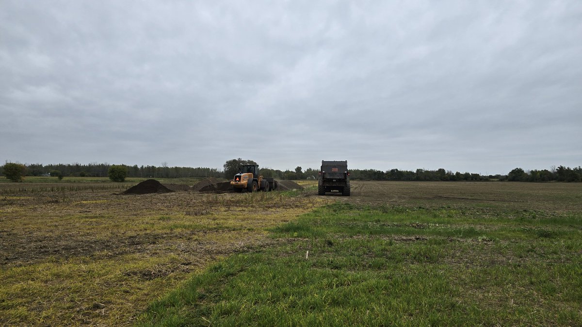 Busy day today.   Biosolid ash/pellets getting spread and working it in behind.   <a href="/kleinsagri/">Klein’s Agri services</a> <a href="/Mike_Lishman/">Arlington Farms</a>