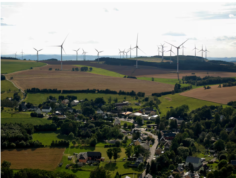 Renewables4ever's tweet photo. Germany’s far-right AfD party, hoping to clinch its first wins in two East German state elections on Sept. 1, is trying to pick up countryside votes by making opposition to renewable energy projects a centrepiece of its campaign.
#targets #renewableenergy

https://t.co/bAsj3ZaPxL https://t.co/Pmofd1bu3x