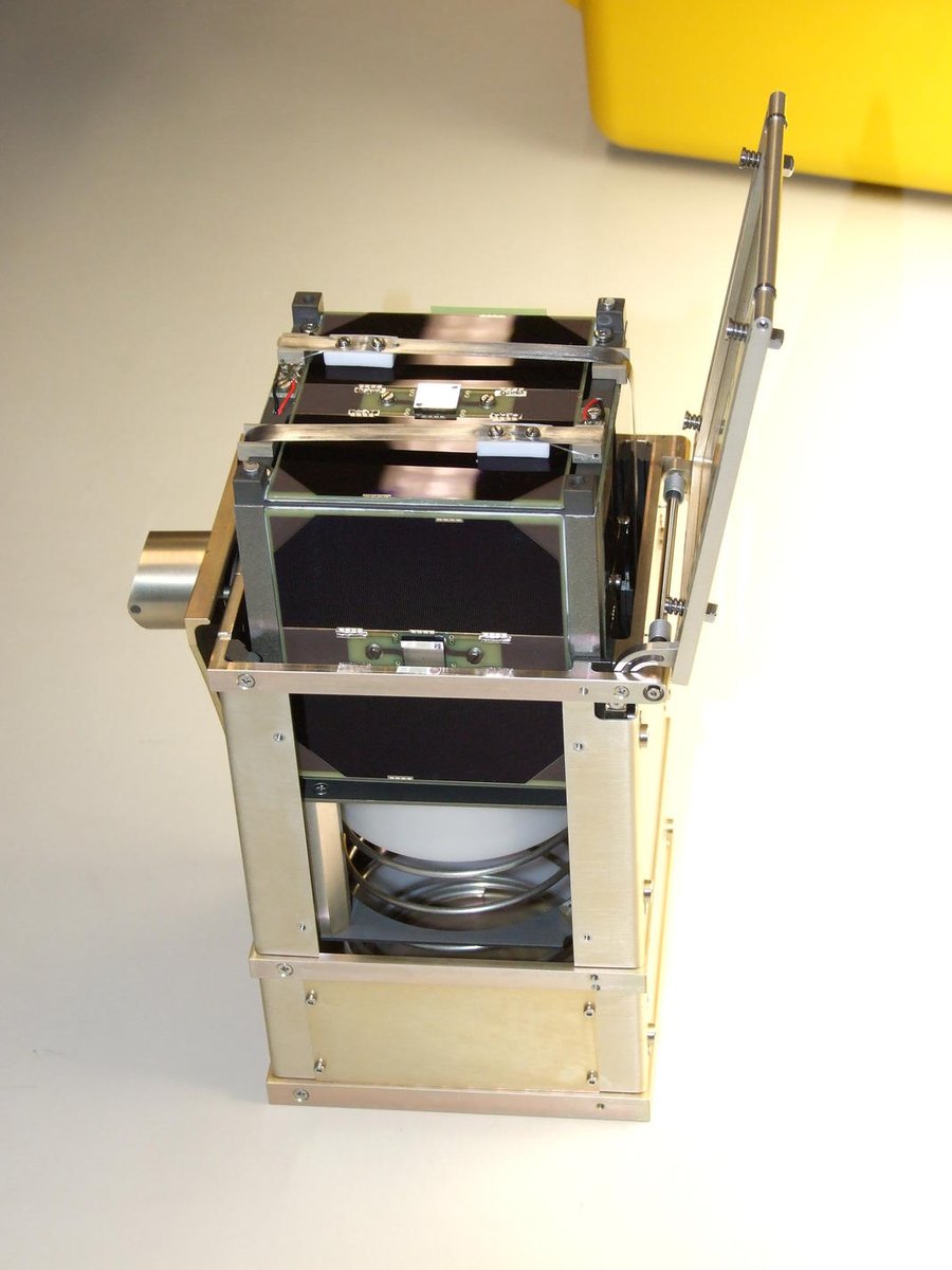 Happy 15th anniversary #BEESAT! Launched in 2009, operated until 2013, recovered in 2024. This morning we successfully powered up the sun sensors and magnetometers for the first time in over 10 years! Telemetry looks good so far as we continue checking the state of the satellite.