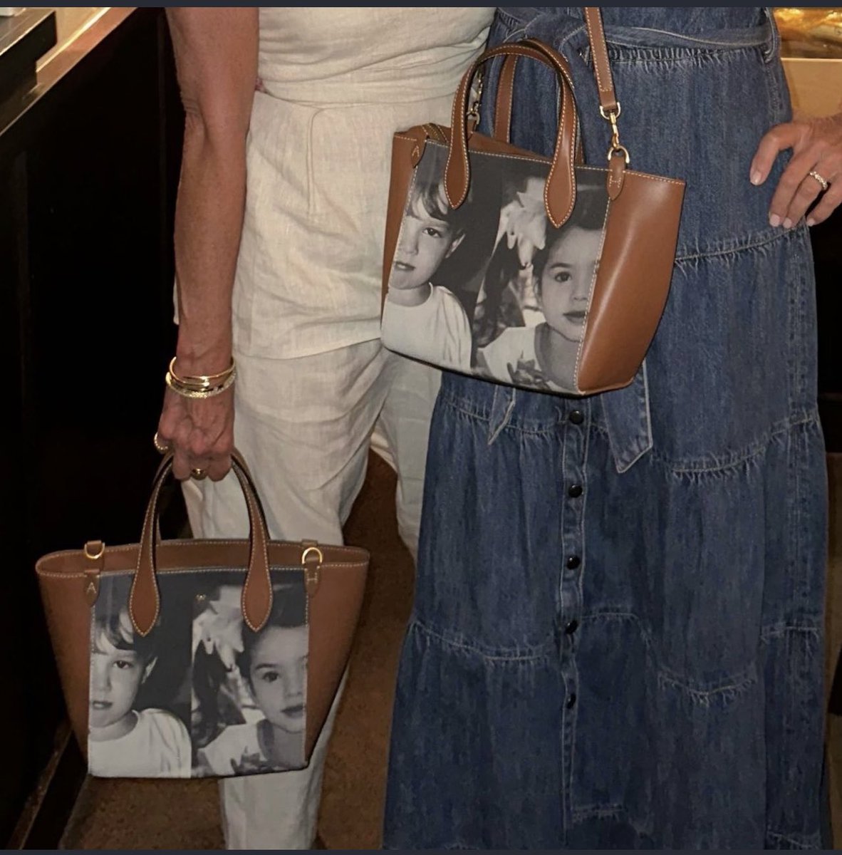 PuthPhyllis's tweet image. The perfect mom bag, so cute!!!
🥰🥰🥰♥️💚♥️

Charlie Puth via puthbrooke IG Post — September 23, 2024
@charlieputh  #CharliePuth