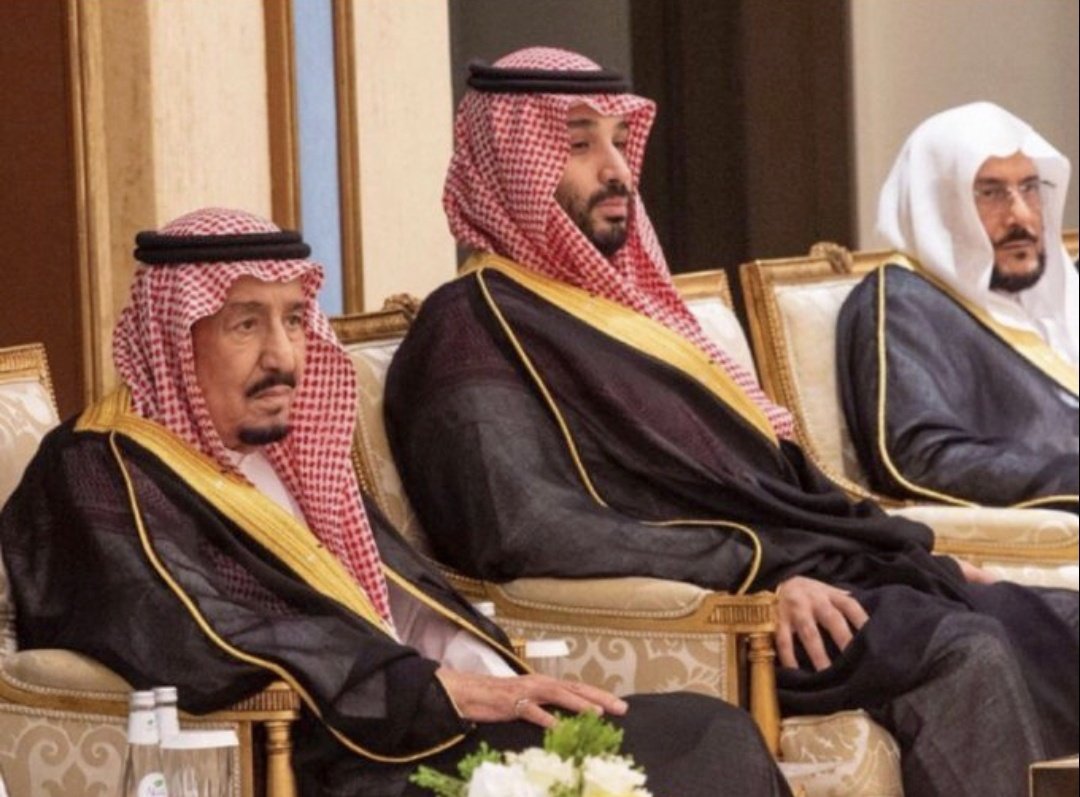 #اليوم_الوطني94
قال معالي #وزير_الشؤون_الاسلامية الشيخ الدكتور عبداللطيف بن عبدالعزيز آل الشيخ :
"أن ولاة الأمـر فـي هـذه البـلاد – حفظهم الله – ، تفانوا في خدمة هذا الوطن وأبلوا في ذلك بلاءً حسناً، وبذلوا الغالي والنفيس في سبيل عزته ورفعته، وخدمة الإسلام ونشره والدعوة إليه،