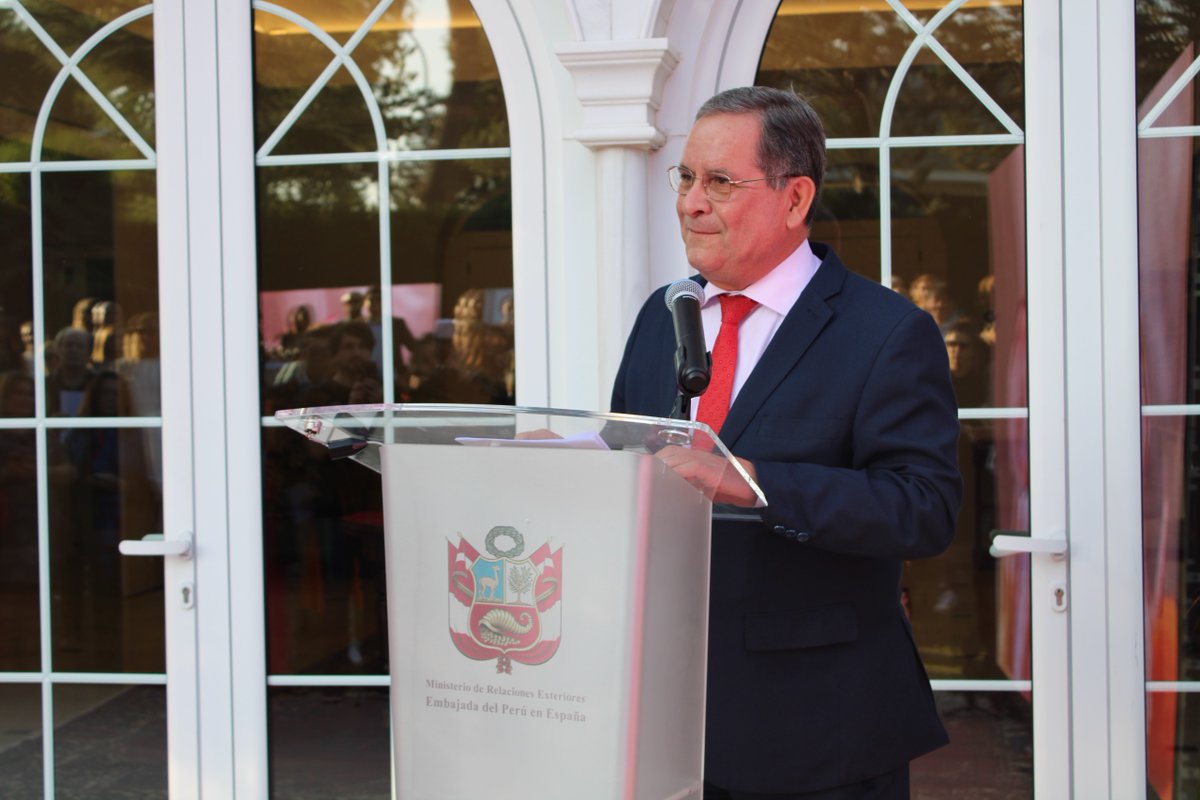 Perú en España tweet media