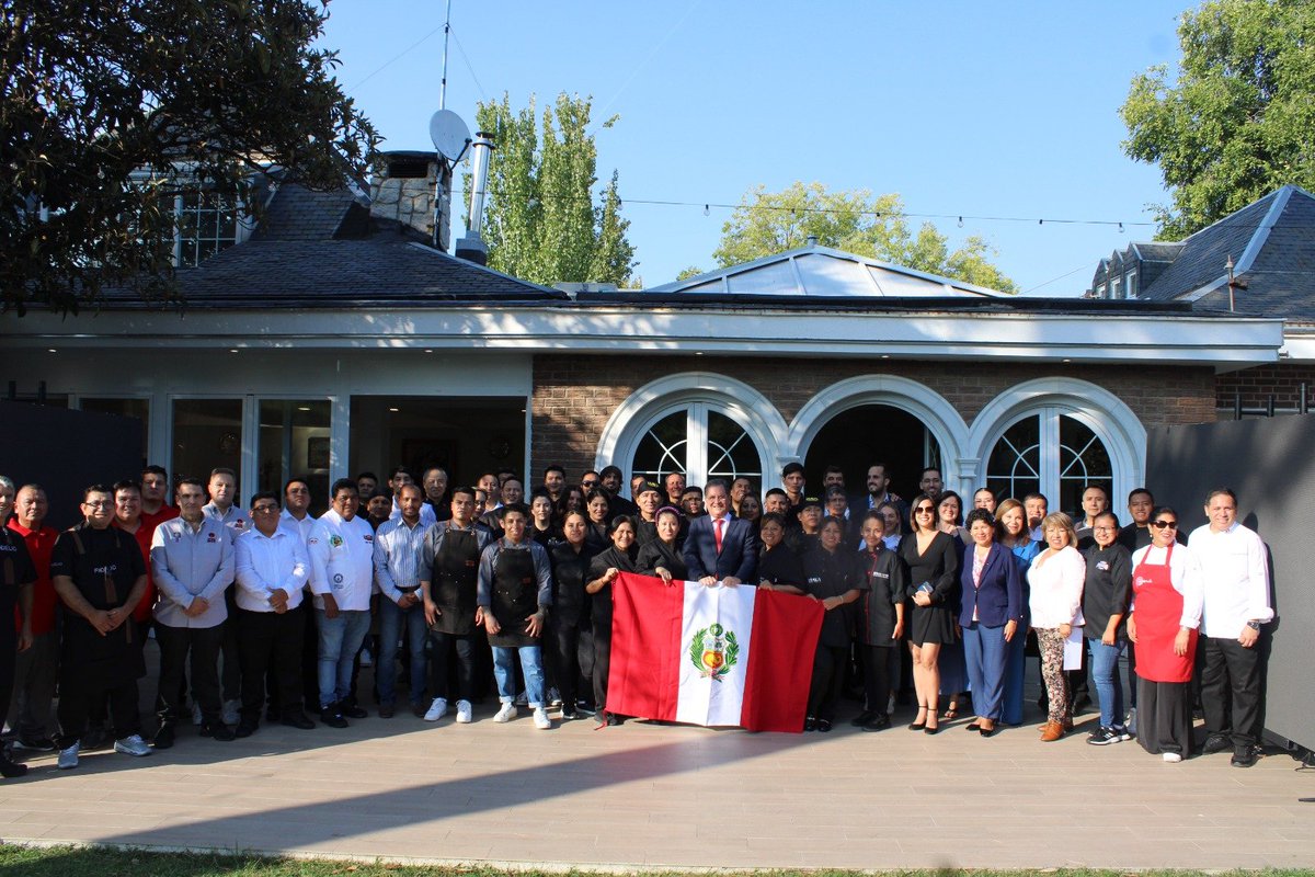 Perú en España tweet media