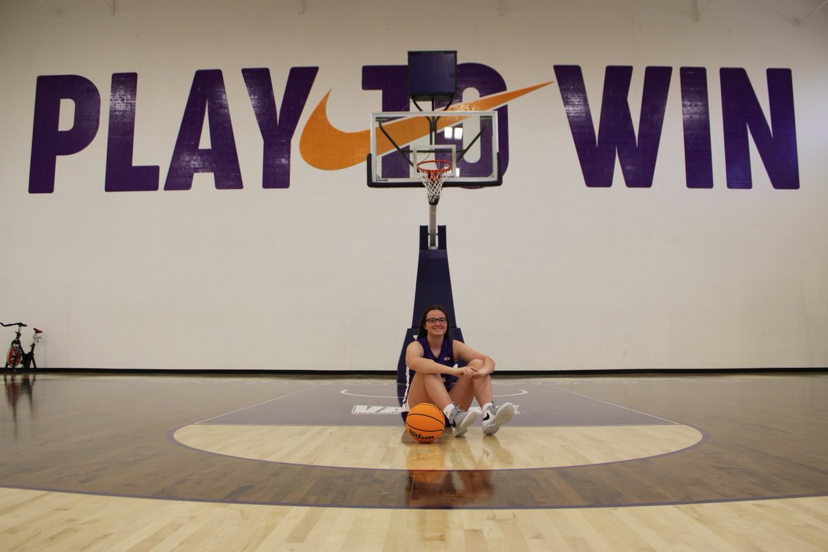 caseyoconnell33's tweet photo. Thank you @CoachRSW for having me up for an unofficial visit @UEAthletics_WBB 🏀 I had an amazing time and loved the culture you are building. Really enjoyed practice and the time I spent with your staff and team. @anna_newm thank you for the hospitality. I had a blast💜🖤 @DodieDunson @Godexample @TMcCormick__1 @davismolly14 @ECunitedbball @EJMurray8 @cam2_cute