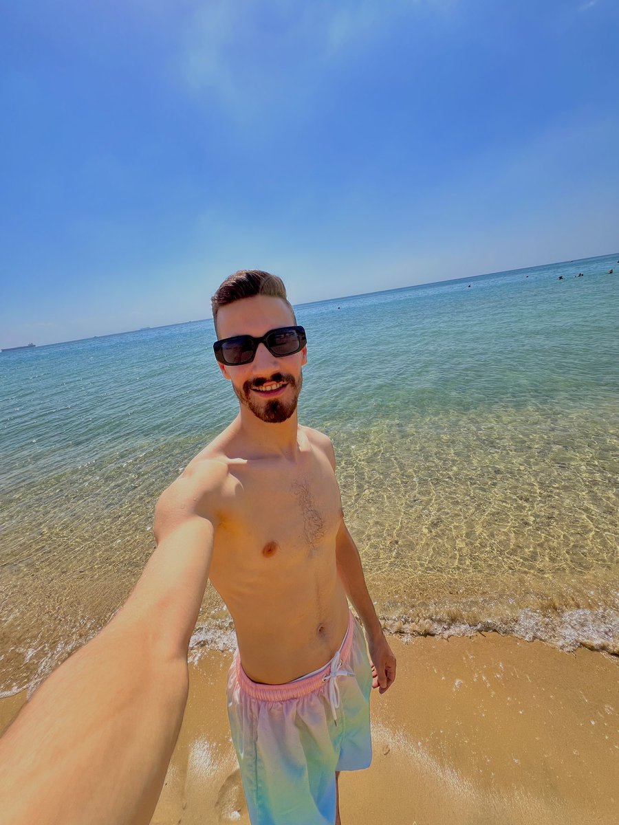 mostafaaboghazy's tweet photo. 🌊🤍 https://t.co/CMiyiKSbQY