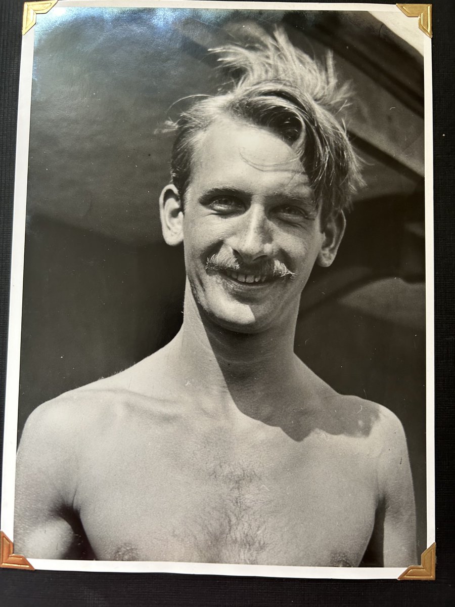 thedustyteapot's tweet photo. Devilishly handsome chap from the album. https://t.co/lL4fpE3uGT