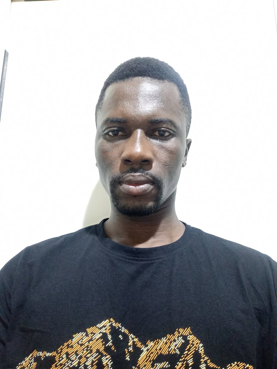 JamesAkabakofi's tweet photo. If you succeed without suffering, it's because someone else suffered for you.Bring your shoulder down and respect hustlers.most of us are building from scratch, no inheritance,no connection.just sweat and blood 😭😥 https://t.co/gseNWM5eZm