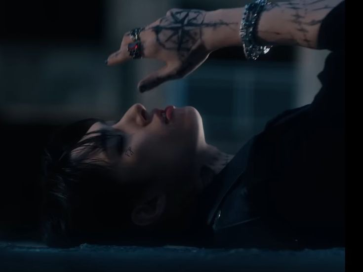 Who cares if one more light goes out?
In the sky of a million stars
It flickers, flickers
Who cares when someone's time runs out?
If a moment is all we are
