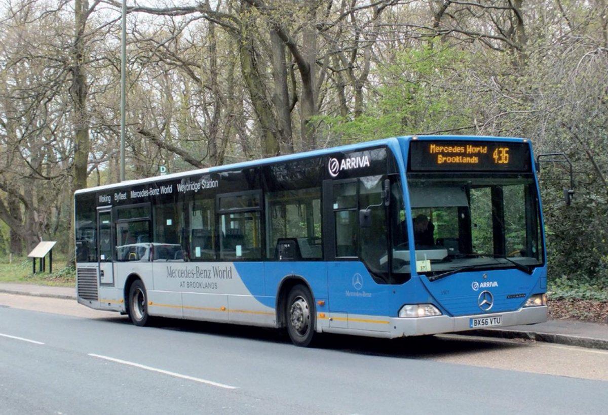 TransportPS's tweet photo. πΈ At Weybridge station in 2015 is Arriva Southern Counties 3901, one of three 2006 Mercedes-Benz Citaro buses liveried and branded for route 436 which was diverted to serve the Mercedes-Benz World which opened in October 2006. π #Bus #BusEnthusiast #BusSpotting #UkBus https://t.co/sUPlHo7lb6