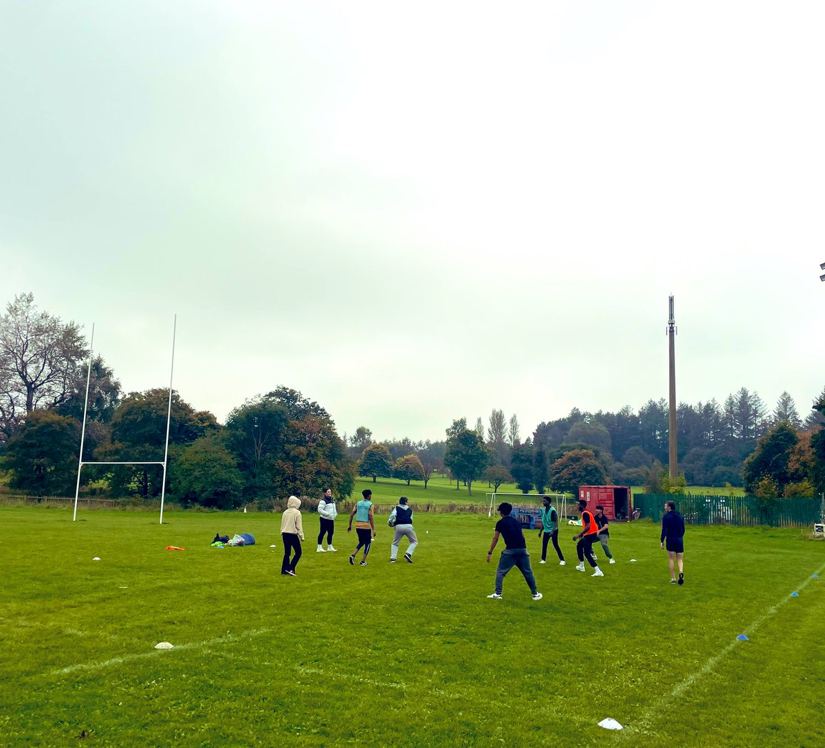 CSHNorthLan's tweet photo. #CommunitySportHubs |

A huge thank you to @WDRFC1 for welcoming the @NLCAdultLearn - Connect Youth Group - along to their club tonight 🏉 

For many of the young people it was their first chance to play rugby - thank you @CallumWDRFC for delivering such a fun session 👏🏻 https://t.co/36GUKFdiWw