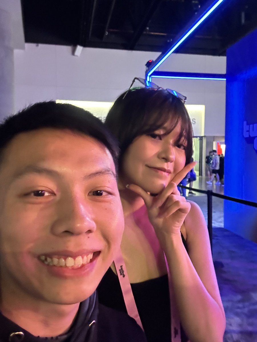 JustHmongkey tweet picture
