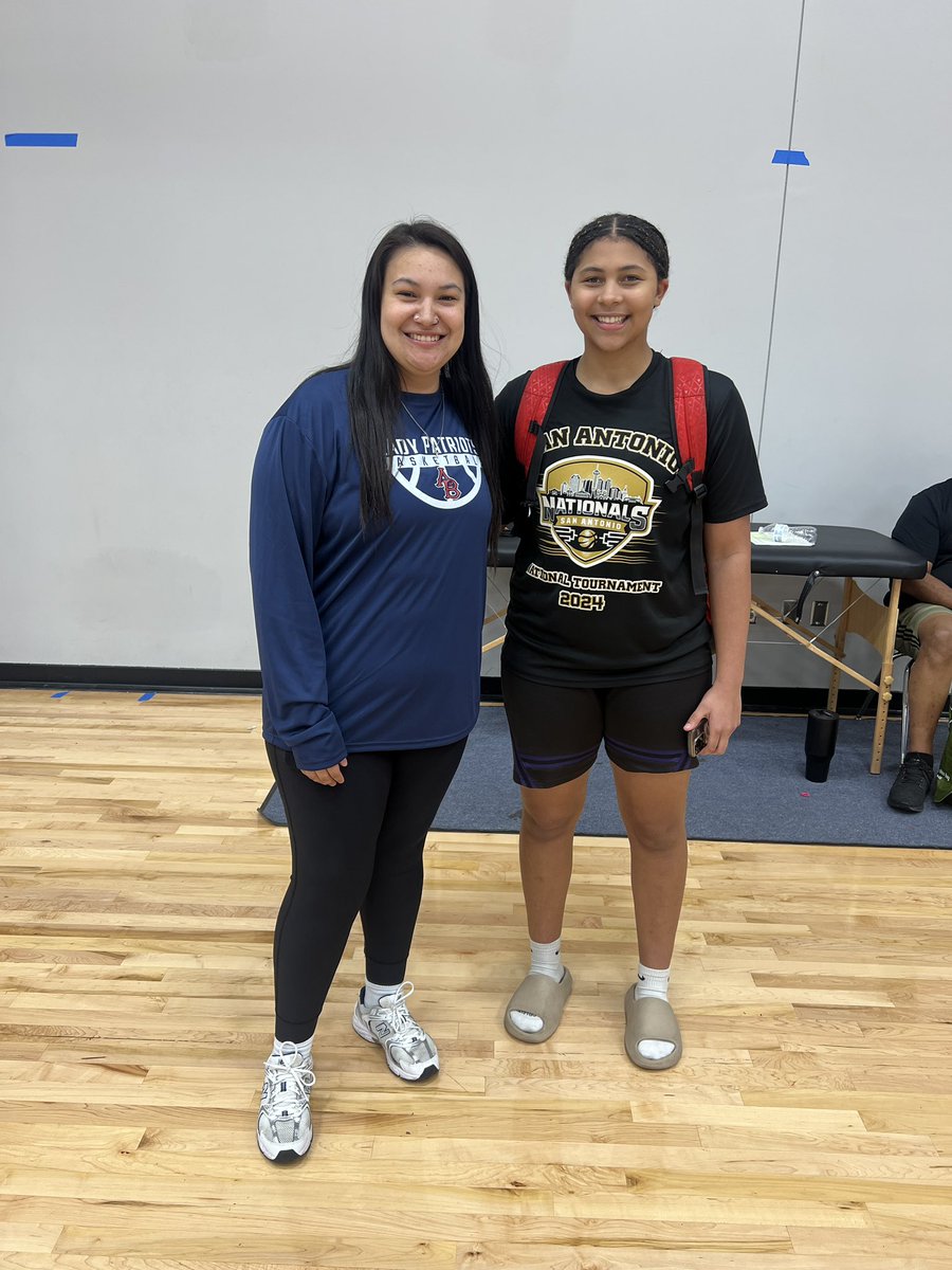 Thank you Coach Roach <a href="/CoachSRoach/">Skye Roach</a> for a great camp and all the info you gave us at the College Prospect Camp. <a href="/ABU_WBB/">Arlington Baptist University Women’s Basketball</a> <a href="/Coach__Chat/">Mire Chatman</a>