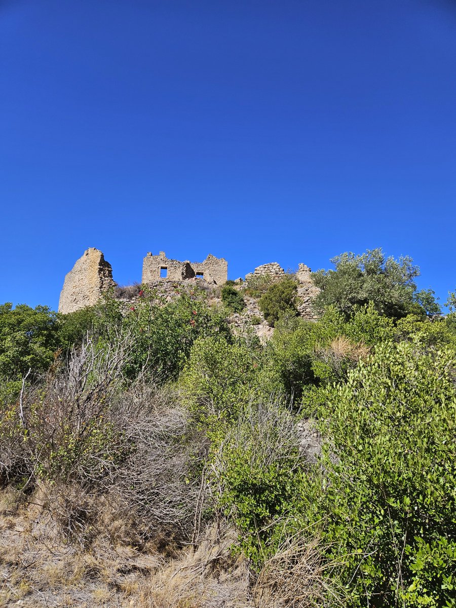 z_baram's tweet image. let's not forget to take care of our own #mentalhealth A week of hiking in #nature and history (Southwest France, Cathar country) is soul recharging. @NatMentHealth