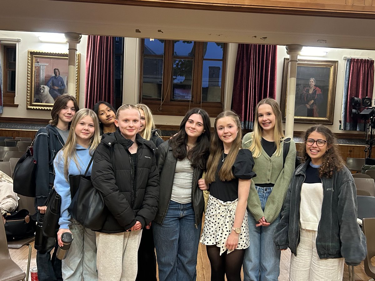 A mention to the MCHS debaters who competed against the best senior debaters in the country at the St Andrews Union competition on Saturday. Mearns Castle had some of the youngest debaters present. A huge mention also to Maisie (S6) who reached the Gold Final. <a href="/MearnsCastleHS/">Mearns Castle High School</a>