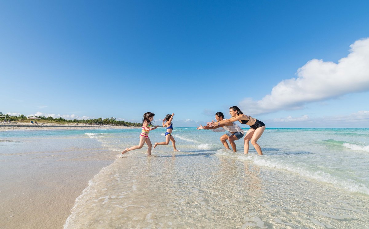 Playas de arena blanca y aguas turquesas, ¡esto es el paraíso! 😍🌴
 #Varadero #VaraderoTravel #Matanzas