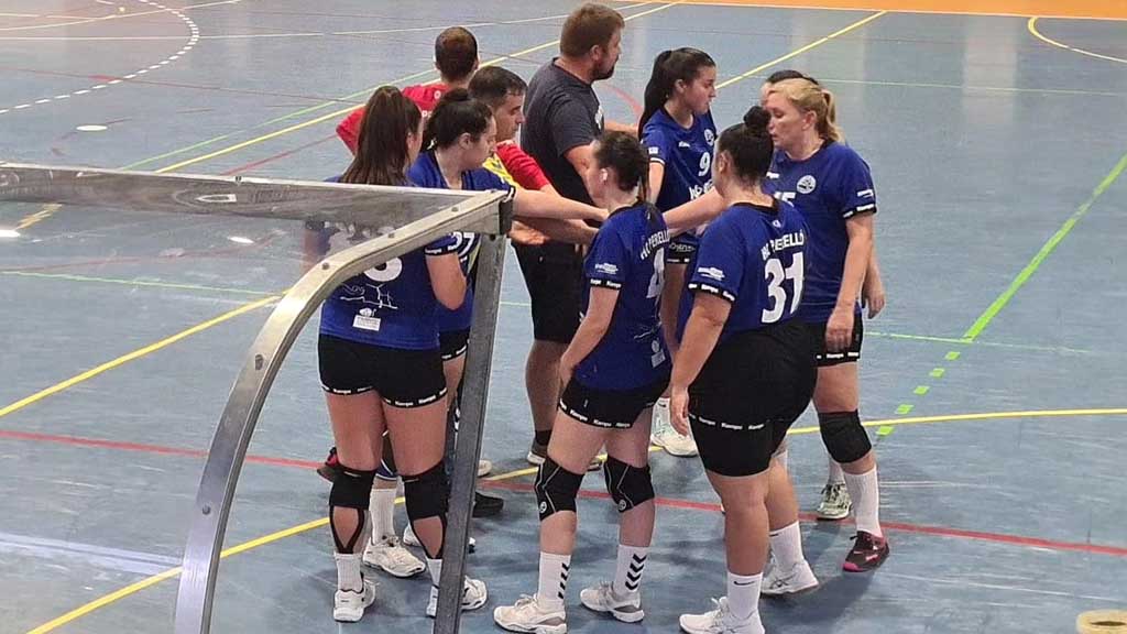 Ebresports1's tweet photo. 🤾‍♀️ L’Handbol Perelló amb pocs efectius només aguanta la primera fase del partit

▶ LA NOTÍCIA: https://t.co/y7PgL0DZ9p

@HCPerello, @infoperello, @CatHandbol, @esportcat, @FedCatHandbol, @JoanBarbera7, #Perelló #TerresdelEbre https://t.co/Yk2uWyAoVS