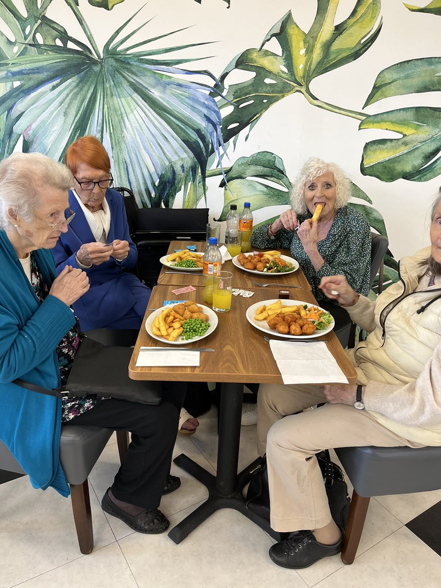 Lorna Clare tweet media