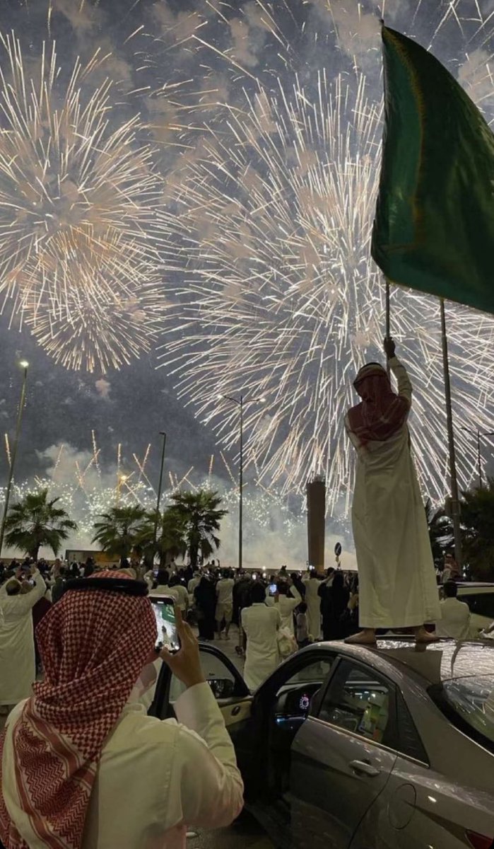 وارفع الخفاق أخضر 
يحمل النور المسطر 
رددي الله أكبر …. ياموطني 
موطني عشت فخر المسلمين 
عاش الملك للعلم والوطن

#اليوم_الوطني_السعودي94