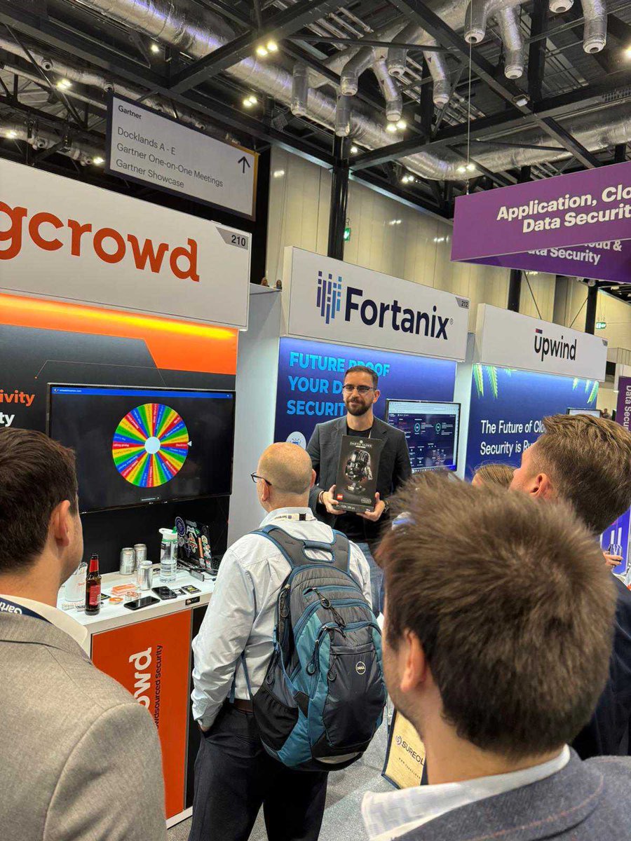 Bugcrowd's tweet image. Fantastic day 1 at @Gartner_inc Security &amp;amp; Risk Management Summit! 🤩 

Had some great convos at the #Bugcrowd booth–thanks for stopping by! 🛑🚖 

Congrats to our raffle winner! 🎉👏 

Missed us? We&apos;re back tomorrow, same spot. Swing by &amp;amp; say hi! 

#IngenuityUnleashed…