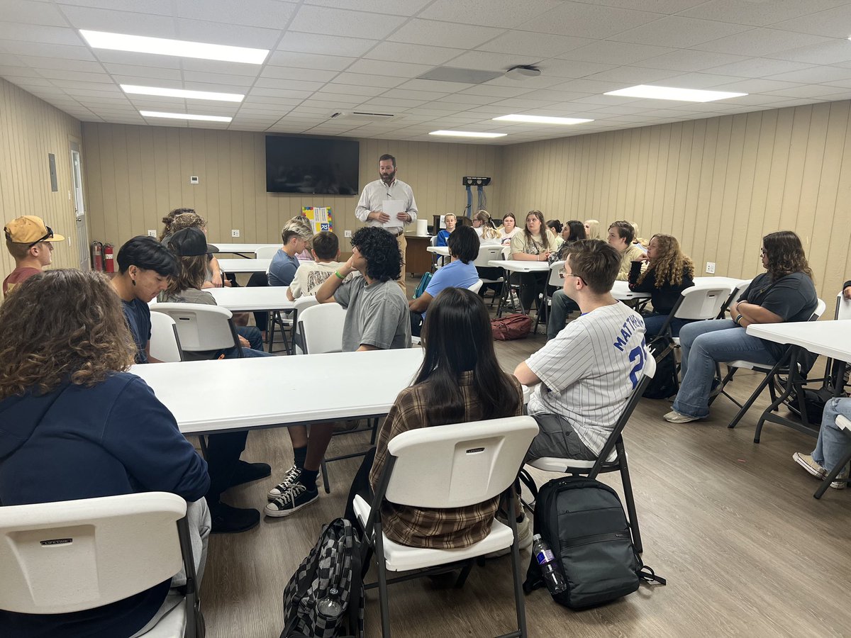TCCTC1's tweet photo. Work-based learning students &amp; seniors got a lesson in financial education today from Mr. Andrew Labas with Cooley and Labas Financial Advisors.

Mr.Labas talked to students about budgeting, emergency funds, insurance, investments, health care directives, and retirement plans. https://t.co/AUPNWupsis