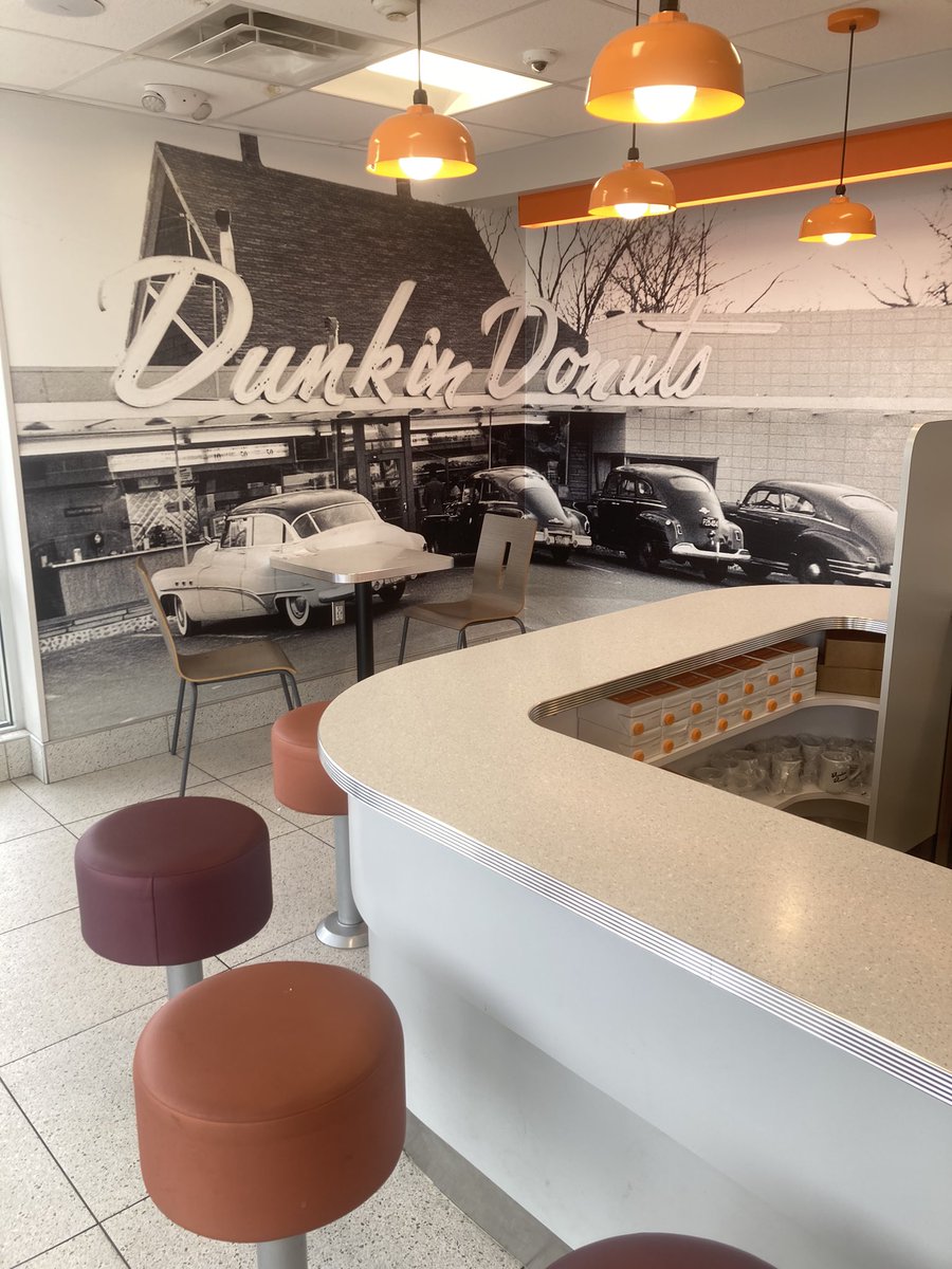 litemandhide's tweet photo. Hallowed Ground. Here at the ancient and magnificent donut basilica in Quincy MA.  The original spot that changed the world in 1950. #largeregular https://t.co/W651qzrnew