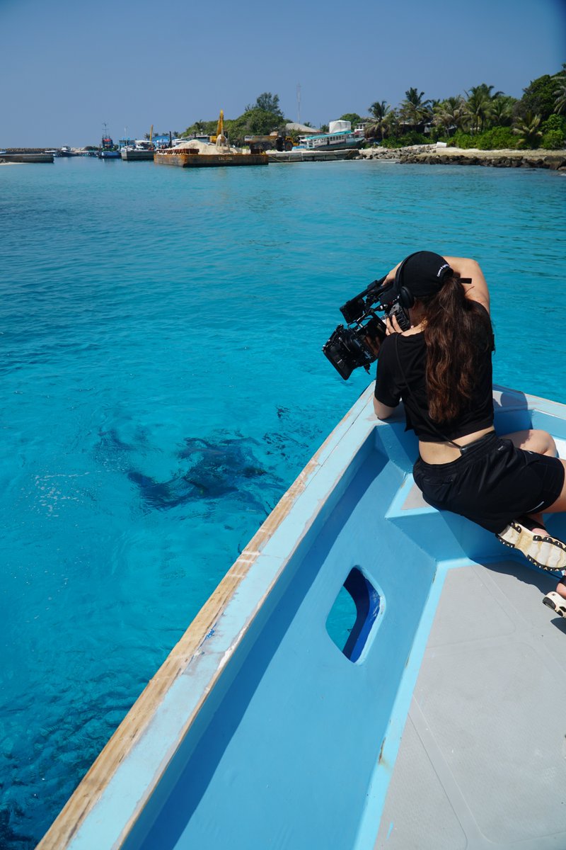 LaLupaPro's tweet photo. Aquí teniu algunes imatges del making of del nostre documental "Gàdor i els taurons" gravat a Mallorca, Mèxic i Maldives🦈🌴 I aquí teniu l'enllaç per tornar a mirar-lo https://t.co/bXv0DhdGeV https://t.co/WLOKnvka8W